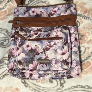 Rosetti crossbody purse with flowers. Excellent condition!